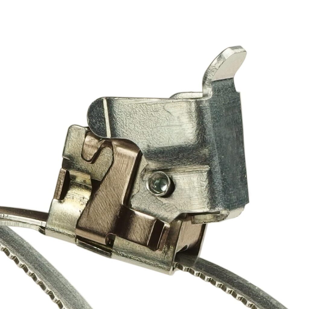 libera el fleje dentado para su recuperación y reutilización.